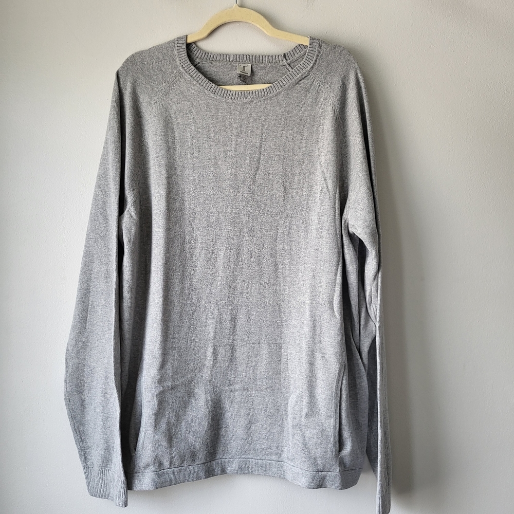 Tristan men's long sleeved lightweight grey crew neck knit sweater. Size XL